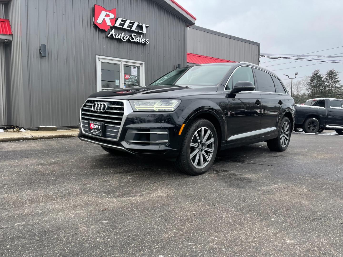 2019 Black /Brown Audi Q7 3.0T Premium Plus quattro (WA1LAAF77KD) with an 3.0L V6 DOHC 24V Supercharged engine, 8A transmission, located at 11115 Chardon Rd. , Chardon, OH, 44024, (440) 214-9705, 41.580246, -81.241943 - This 2019 Audi Q7 is a luxury SUV for luxury families. With its strong supercharged V6 engine and advanced all-wheel-drive system, this SUV is not only powerful with quick acceleration and a high towing capacity, but it's also equipped with leading-edge technology and comfort amenities. The inclusio - Photo#0